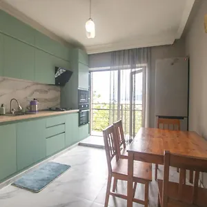 https://apartment-on-akhmeteli-3.batumihotels.net